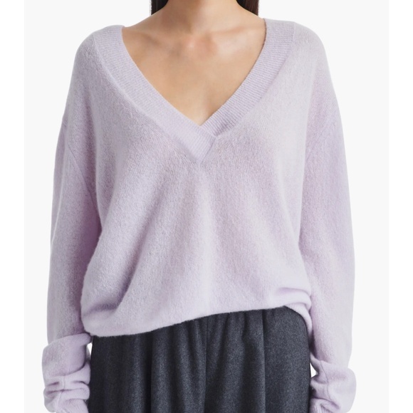 TWP Beautiful Soft Lavender V- Neck Cashmere Sweater  Sz M NEW!! $524 - Picture 4 of 4